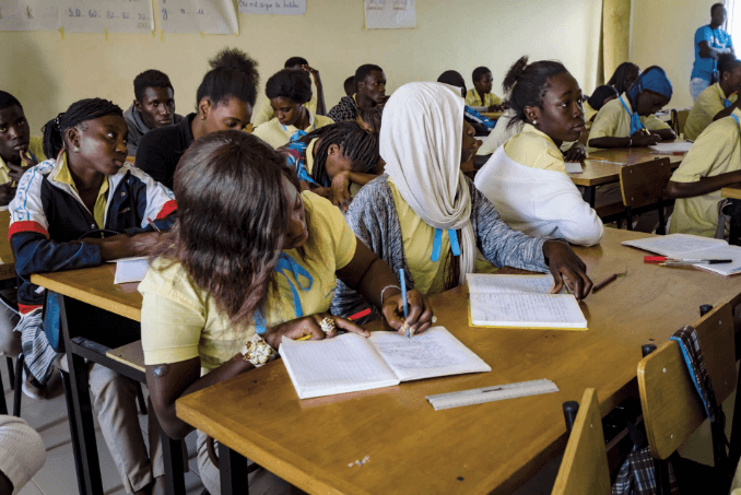 Bambini in una scuola in Africa